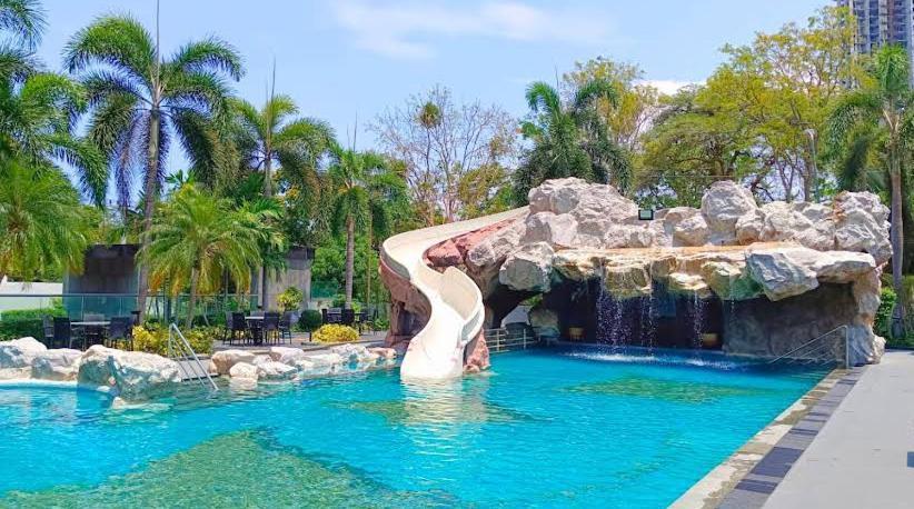 Hill And Super Seaview Apartment Pattaya