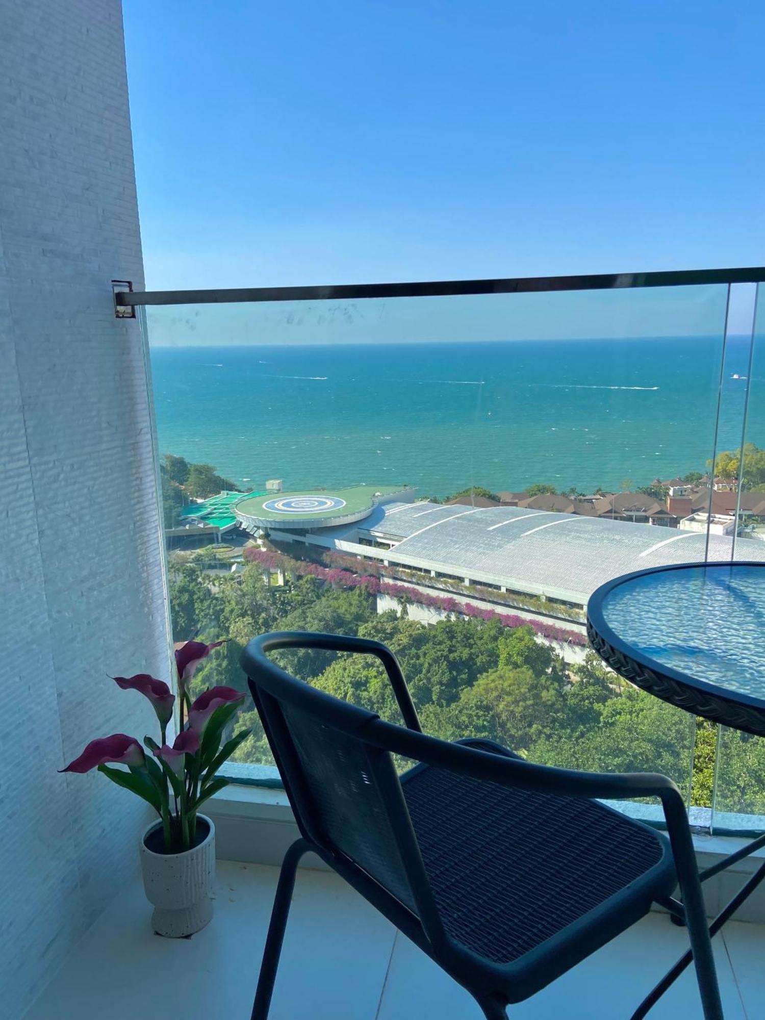 Hill And Super Seaview